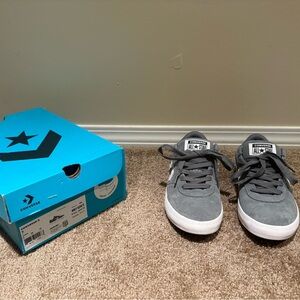 Converse Point Star Gray Suede Low-Top Sneakers with White Soles Size 7